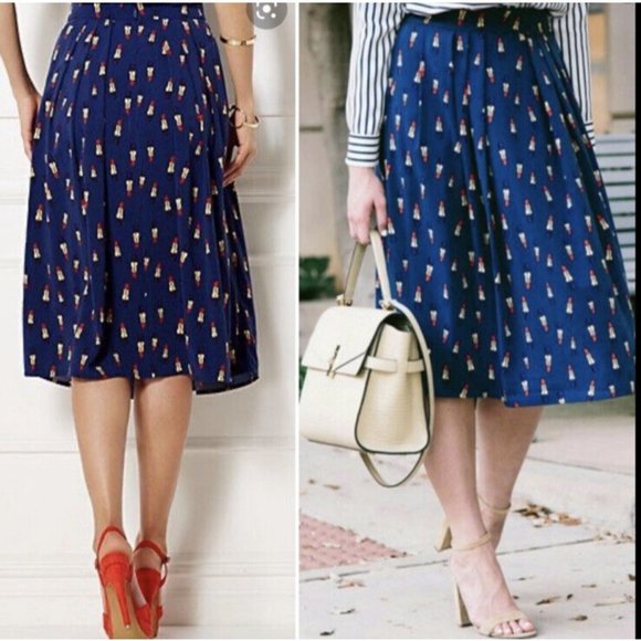 eva mendes for New York & Company Dresses & Skirts - Eva Mendes Lipstick Novelty Print Midi Skirt Navy Size 8